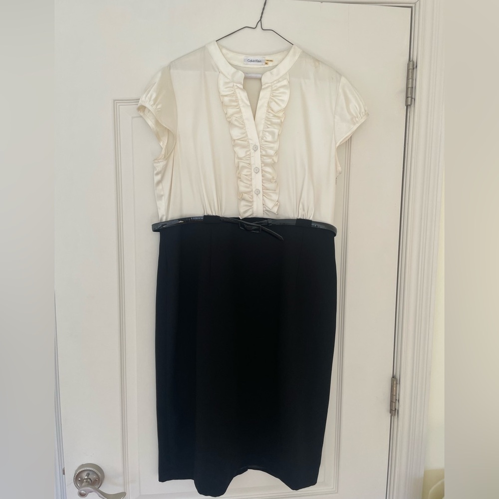 Calvin Klein Vintage Cream and Black Tuxedo Style Dress